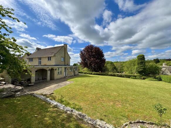 Baunton Near Cirencester. photo 4