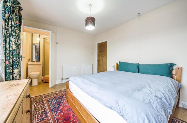 3 bed Semi-Detached for sale Image 8