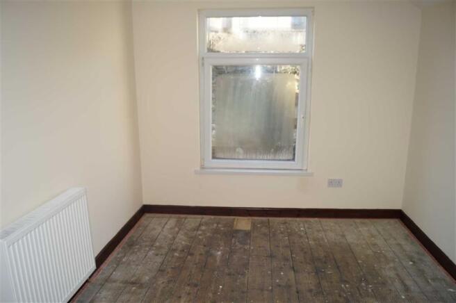 BEDROOM 3 (REAR)