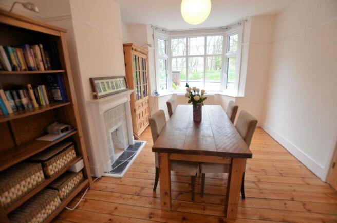 Dining room 1.jpg