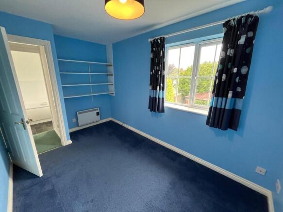 3 bed House for sale Image 11