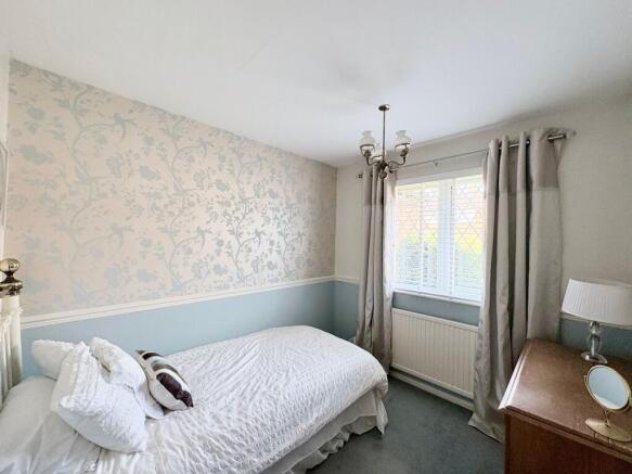 2 bed Semi-Detached Bungalow for sale Image 8