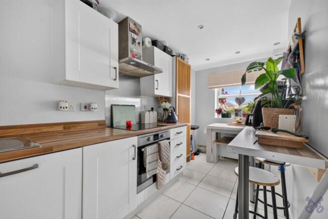 Buttercup Close, Evesham, Worcestershire, WR11 photo 4