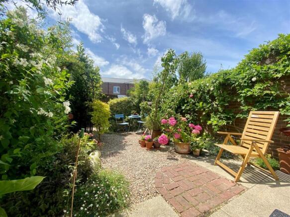 Garden 2.jpg