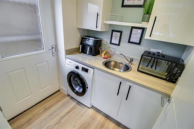 4 bed Detached for sale Image 5