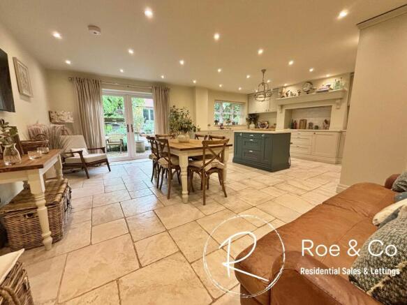 Kitchen/Diner/Family room