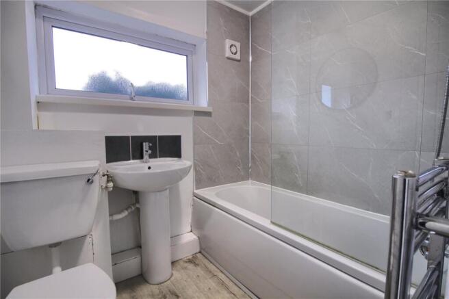 3 bed Semi-Detached to rent Image 8