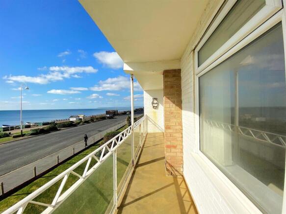 12 Tobago - Balcony1.jpg