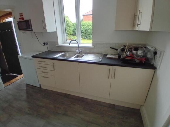 1 bed House Share to rent Image 10