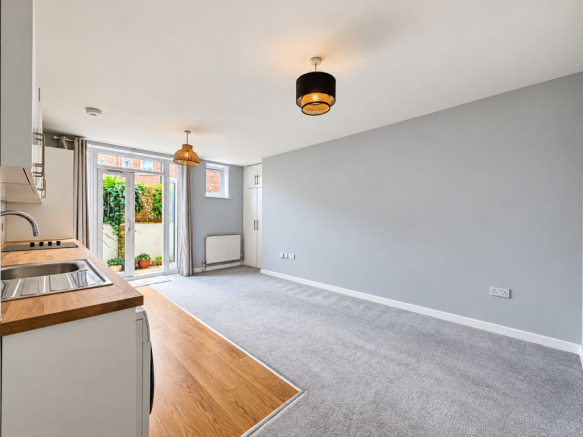 Walton Road, East Molesey, KT8 photo 5