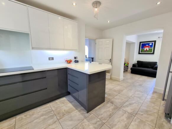 Kitchen/breakfast room (3)
