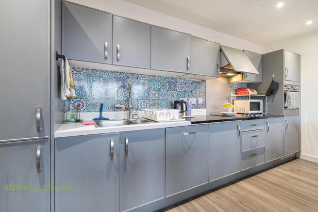 84dab036-dcbd-431...