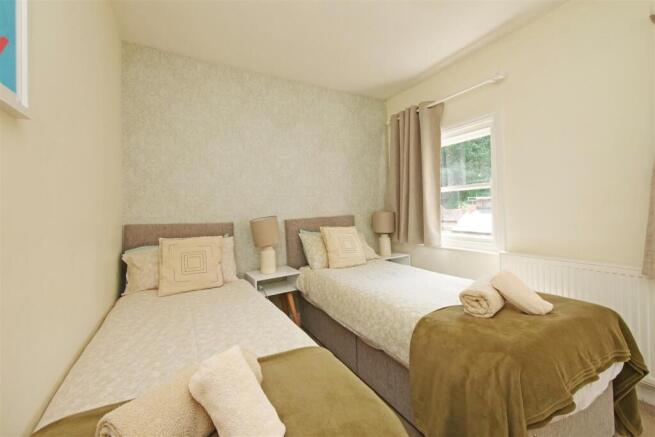2 bed Apartment for sale Image 11