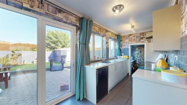 KITCHEN/BREAKFAST ROOM