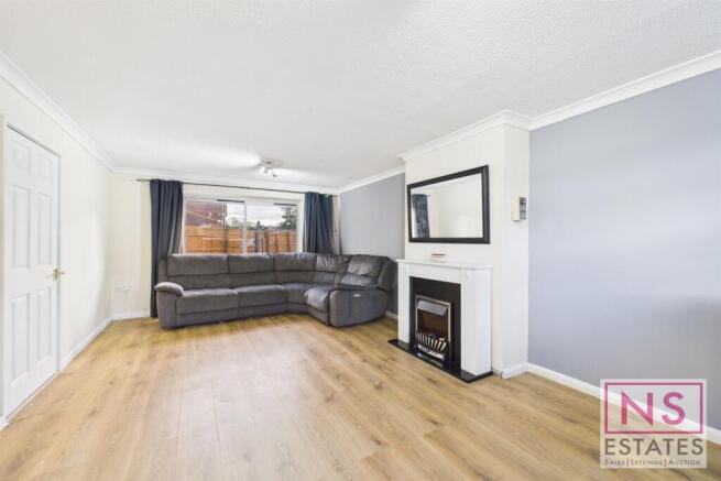 3 bed Semi-Detached for sale Image 8