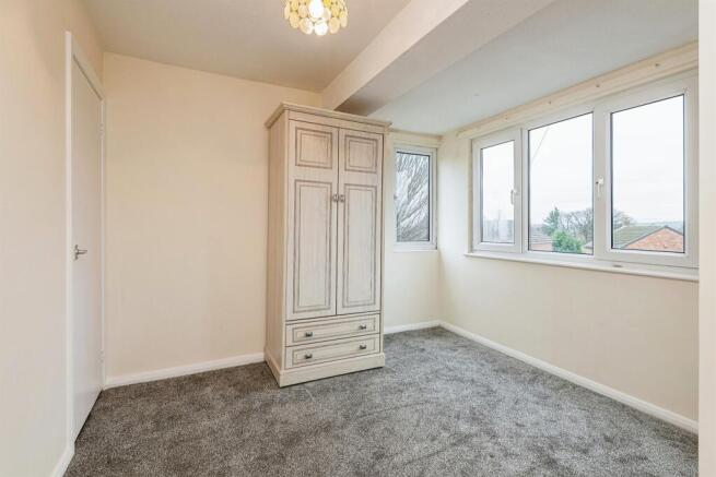 3 bed Detached to rent Image 5