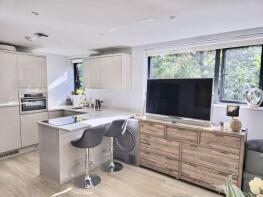 27, Lincoln House, Brookfield Road, High Wycombe HP10 0QA