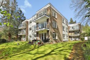 8, 36 Dorset Court, Branksome Wood Road, Bournemouth BH4 9LA