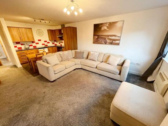 Lounge / Kitchen