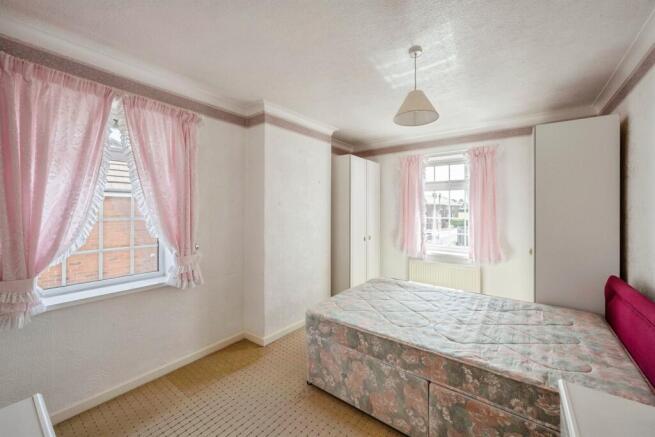 3 bed Semi-Detached for sale Image 10