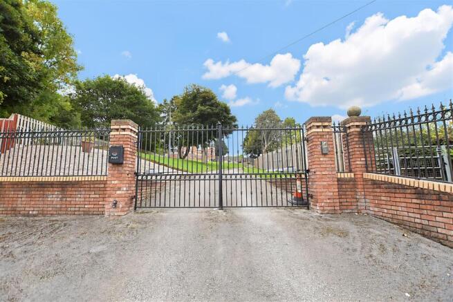 Cerney Road, Moss, Wrexham photo 4