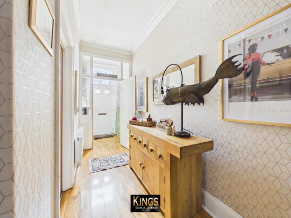 5 bed Town House for sale Image 10