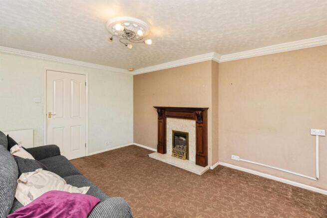 3 bed Semi-Detached for sale Image 4