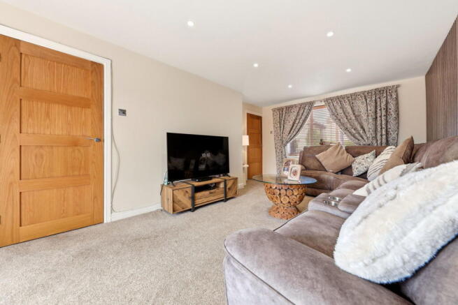 3 bed Semi-Detached for sale Image 5
