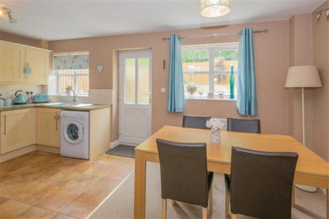 KITCHEN DINER