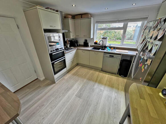 Kitchen (2)