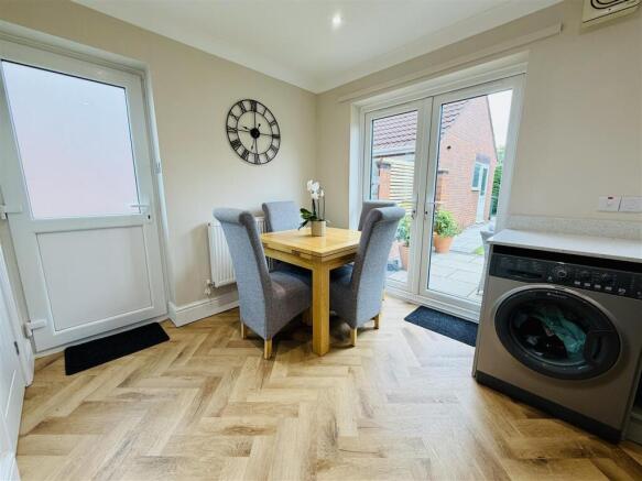 3 bed Semi-Detached for sale Image 9