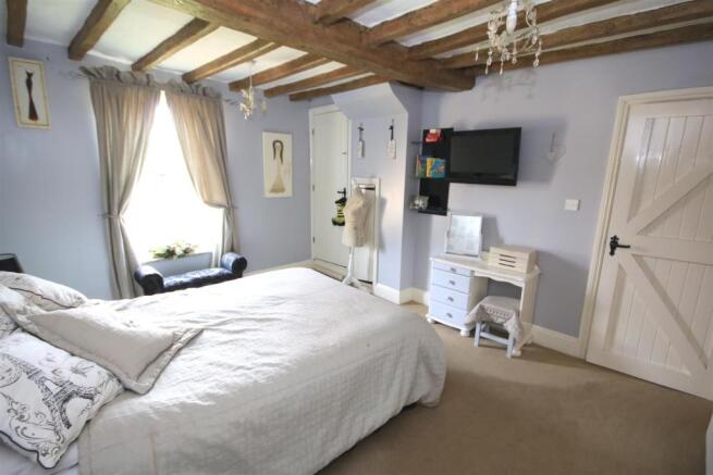BEDROOM 2