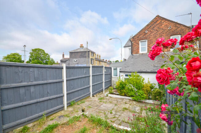 Rear Garden (2).JPG