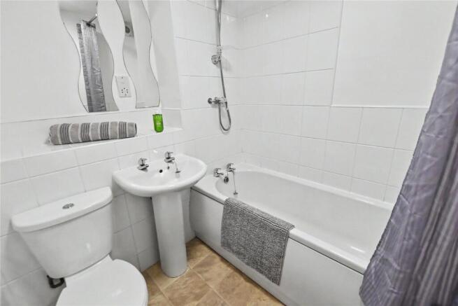2 bed Apartment for sale Image 11