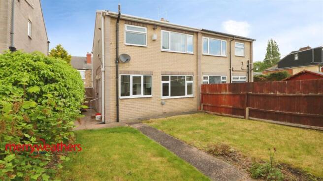 3 bed Semi-Detached to rent Image 11