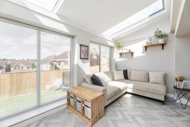 4 bed Detached for sale Image 10