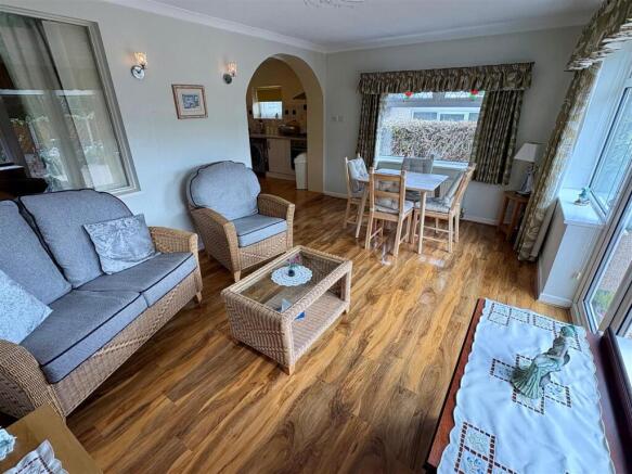 2 bed Semi-Detached Bungalow for sale Image 11
