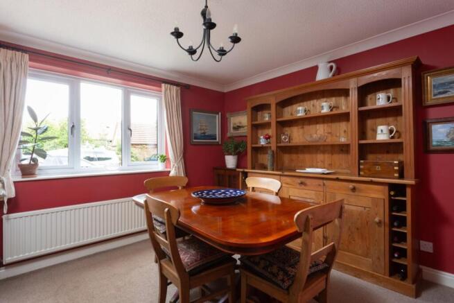 4 bed Link Detached House for sale Image 7