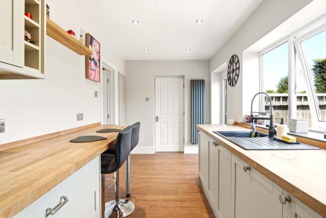 2 bed Semi-Detached for sale Image 6