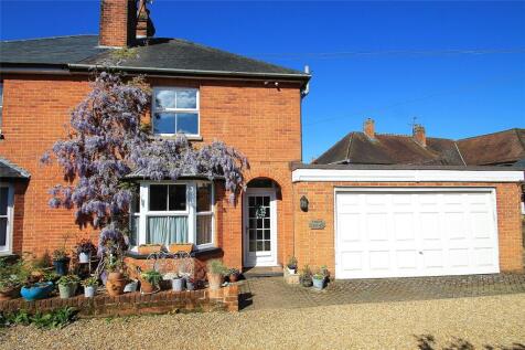Ryde Close, Ripley, Surrey, GU23