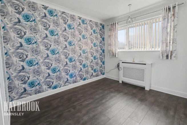 3 bed Semi-Detached for sale Image 10