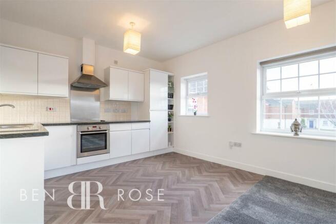 Lounge/Kitchen