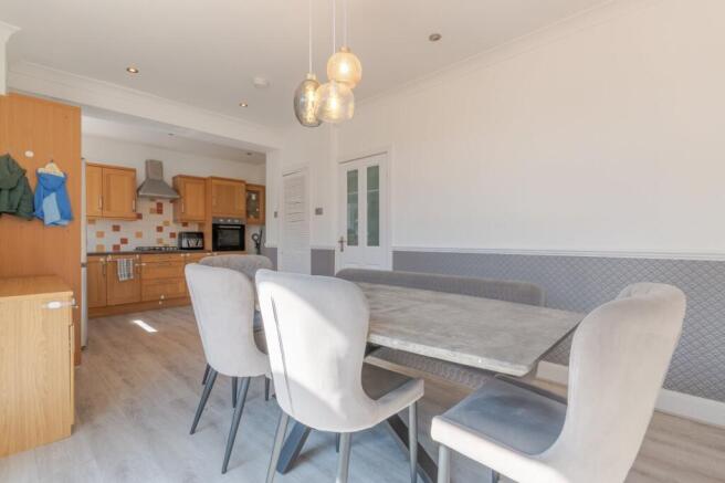3 bed Semi-Detached for sale Image 6
