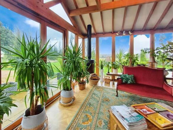 4 bed Detached for sale Image 12