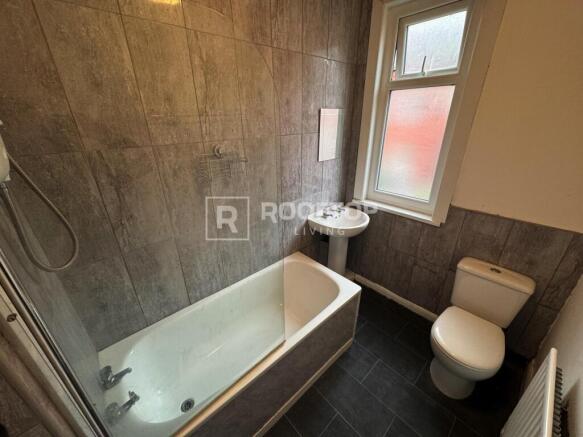 6 bed House to rent Image 9