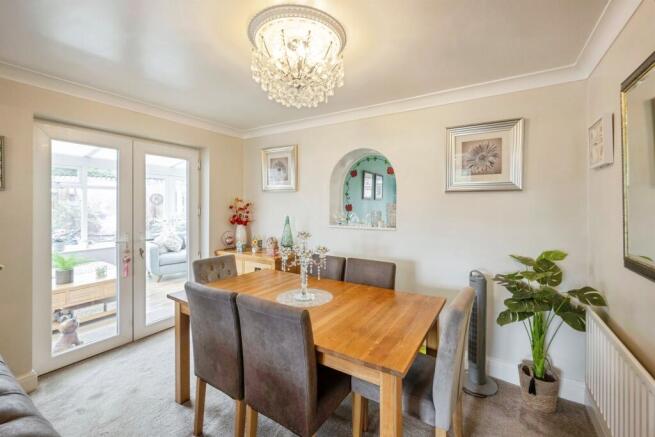 4 bed Detached for sale Image 7