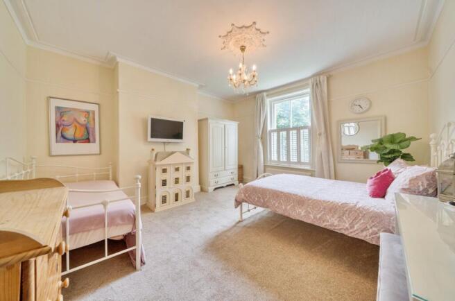 3 bed Terraced to rent Image 8