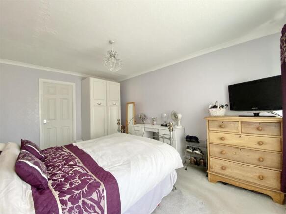 3 bed Detached Bungalow for sale Image 10