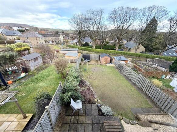 REAR EXTERNAL AND GARDEN