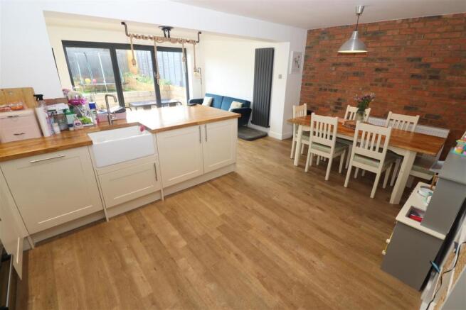 Kitchen/Dining Room